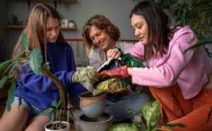 Read more about the article Meet the New Generation of Herbalists Cultivating Cures at Home: The Green Healers Redefining Medicine